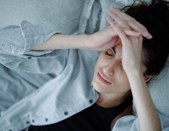 Корисна інформація: Як стрес може призвести до втоми очей та головного болю?